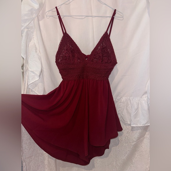 Burgundy Romper w/ lace top and ties in the back - Picture 2 of 8